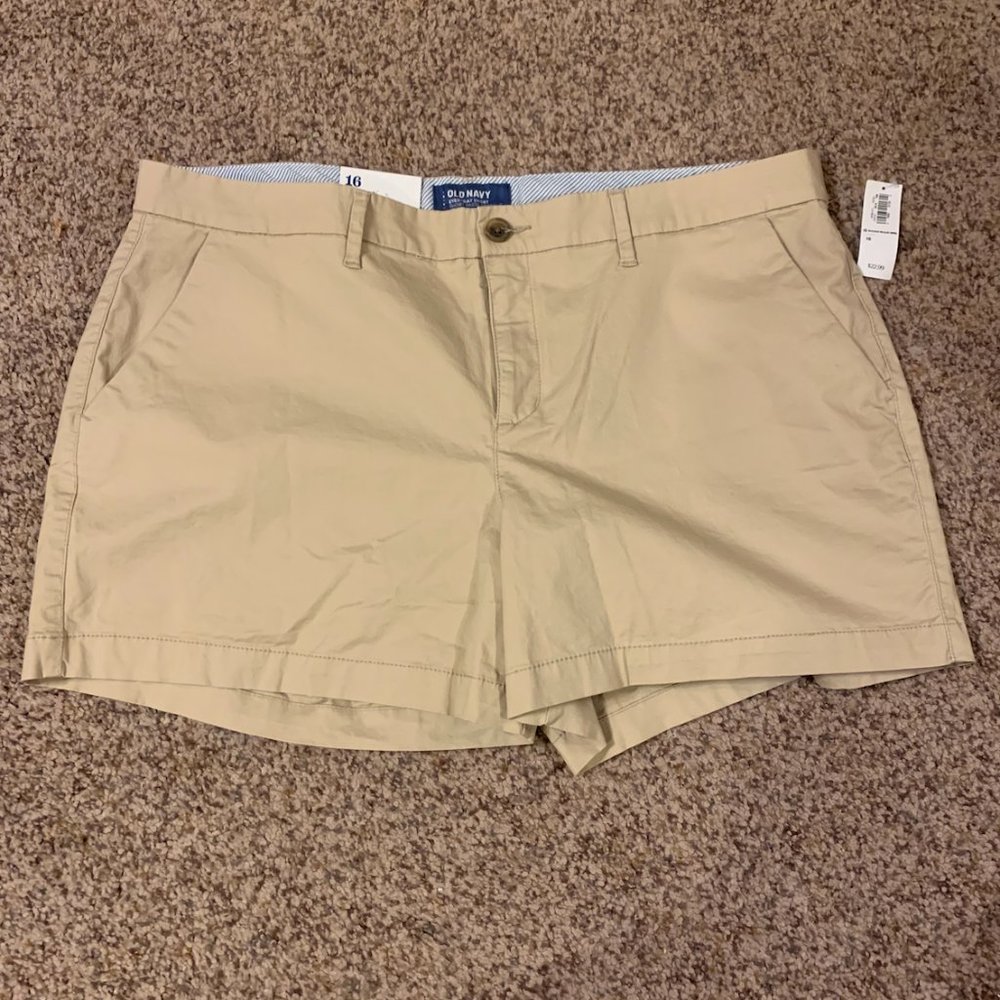 NWT Old Navy Khaki Everyday Shorts 16